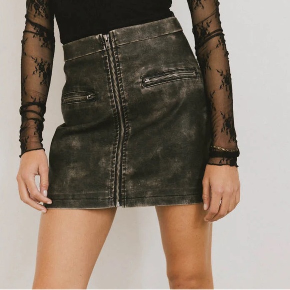NWT’s SO Dark charcoal gray w zippers Pencil Skirt - Picture 1 of 6